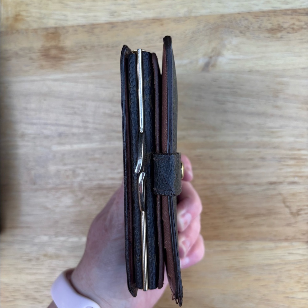 Louis Vuitton Brown Monogram Kisslock Wallet - Picture 10 of 16
